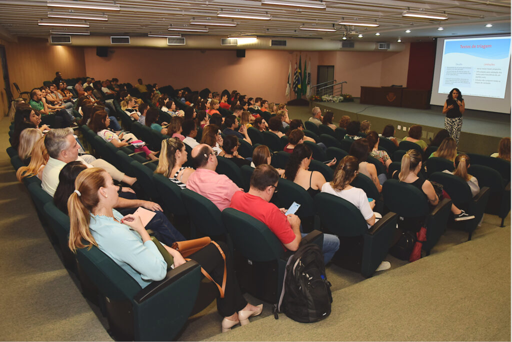 Profissionais de saúde da rede pública de Piracicaba poarticipam de curso na FOP