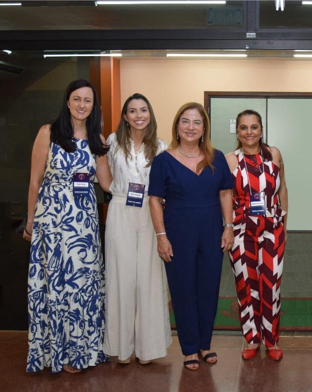 Professoras da Endodontia da FOP-UNICAMP (da esquerda para direita) Profas Talita Tartari, Marina Marciano, Brenda Gomes, Adriana de Jesus Soares