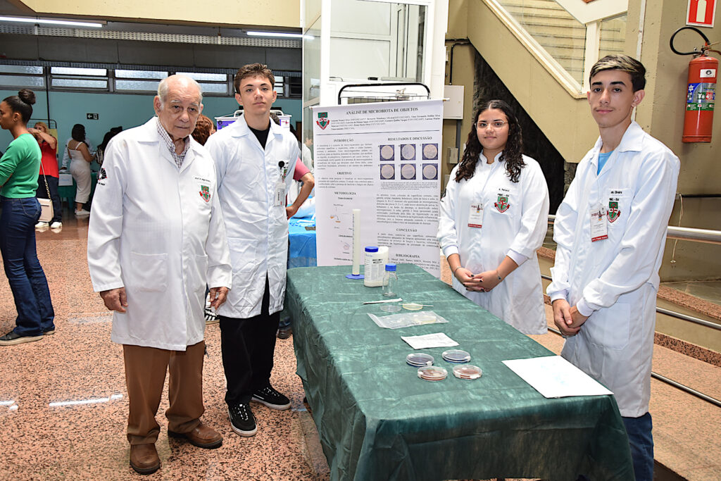 Pibic E 7M promove feira