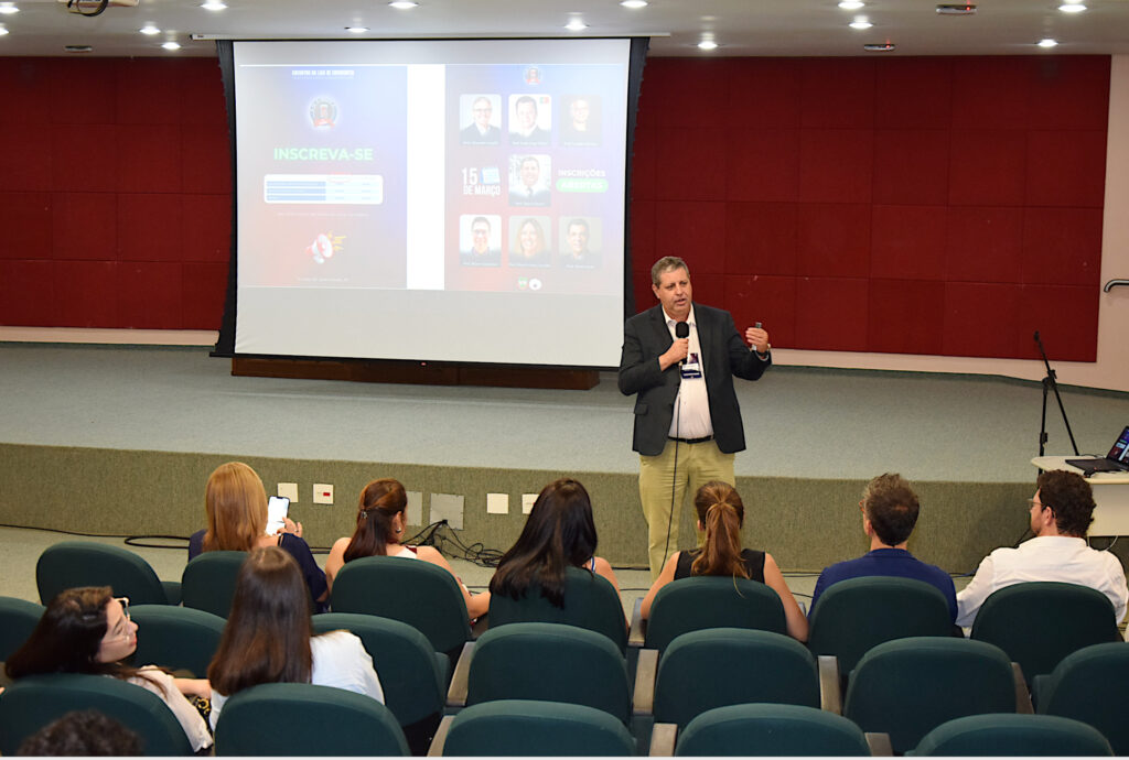 Professor Marco Hungaro Duarte (FOB-USP)