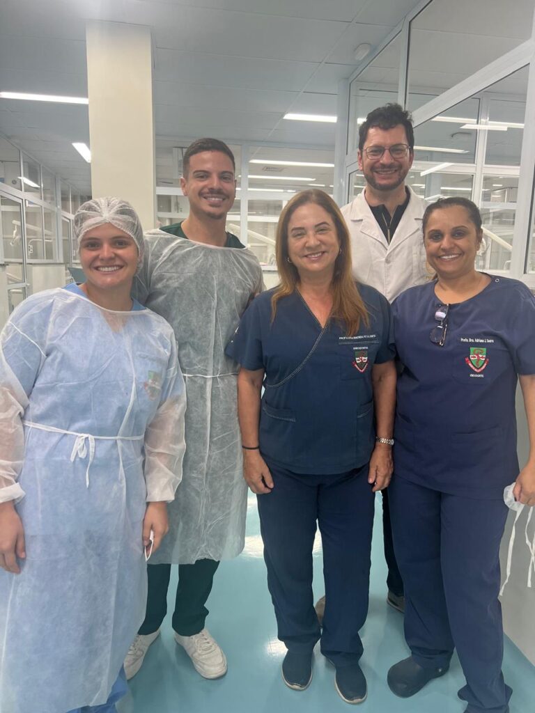 Visita a Clinica de Graduacao da FOP-UNICAMP - Maria Eugênia Vilas Boas Gonçalves, Carlos Daniel Seno Bizarro, Profa. Brenda Gomes, Prof. Paulo Jorge Palma, Profa. Adriana de Jesus Soares