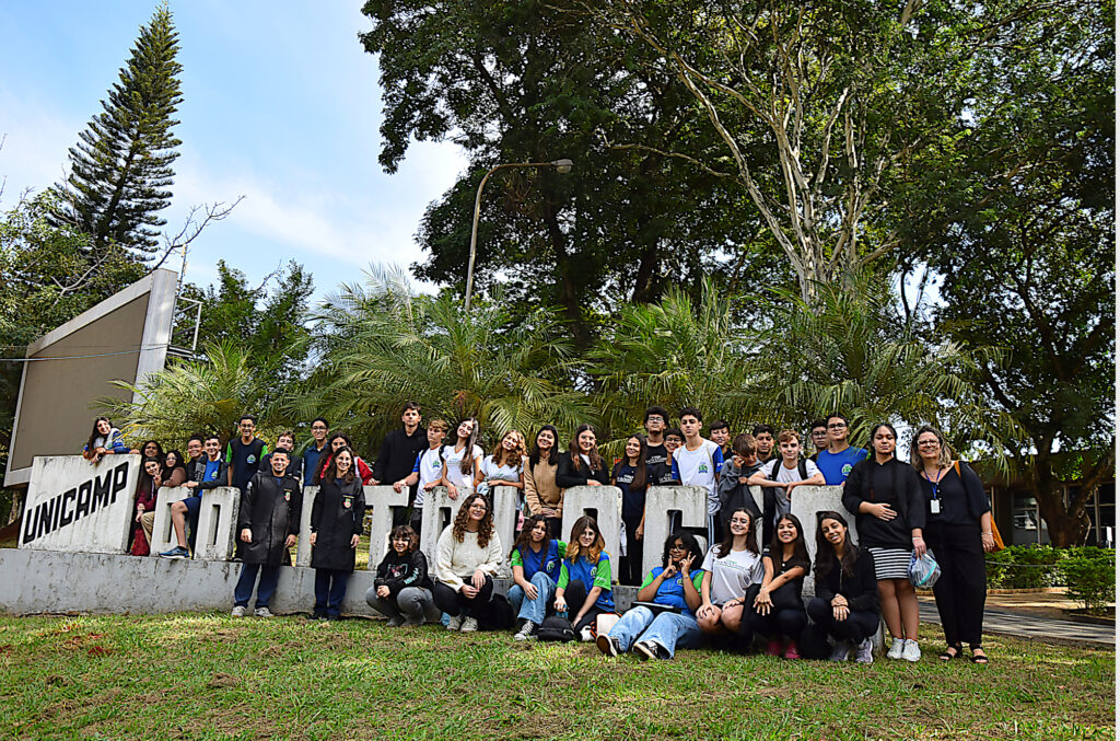 Colegio 15 frente faculdade