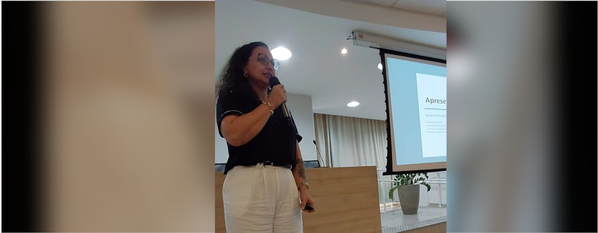 Ivone ministrando palestra